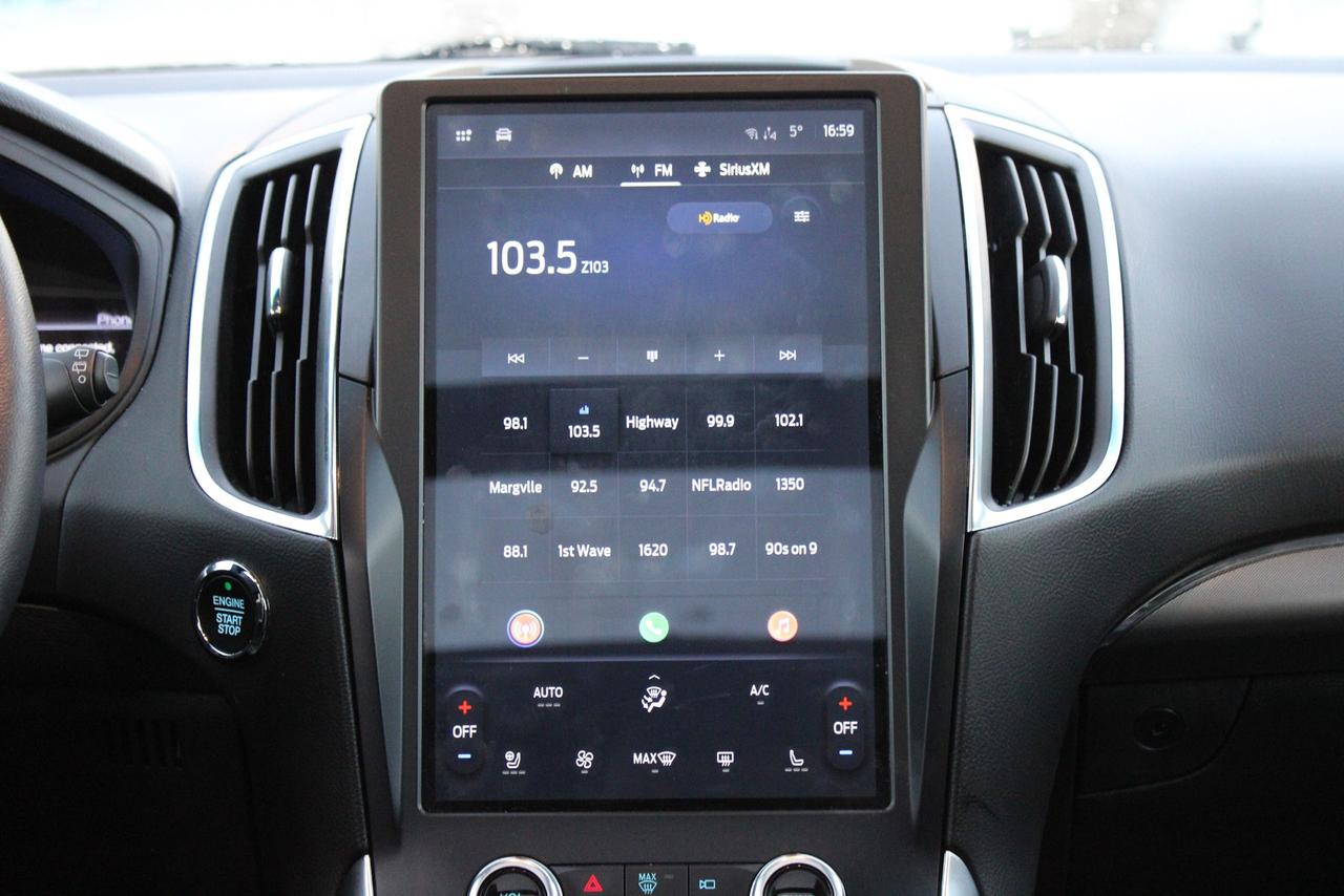 2024 Ford Edge Titanium AWD Photo