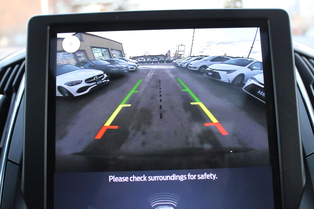 2024 Ford Edge Titanium AWD Photo