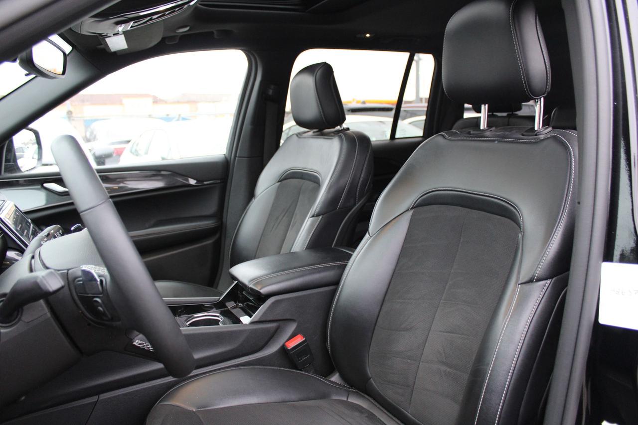 2023 Jeep Grand Cherokee Altitude Photo