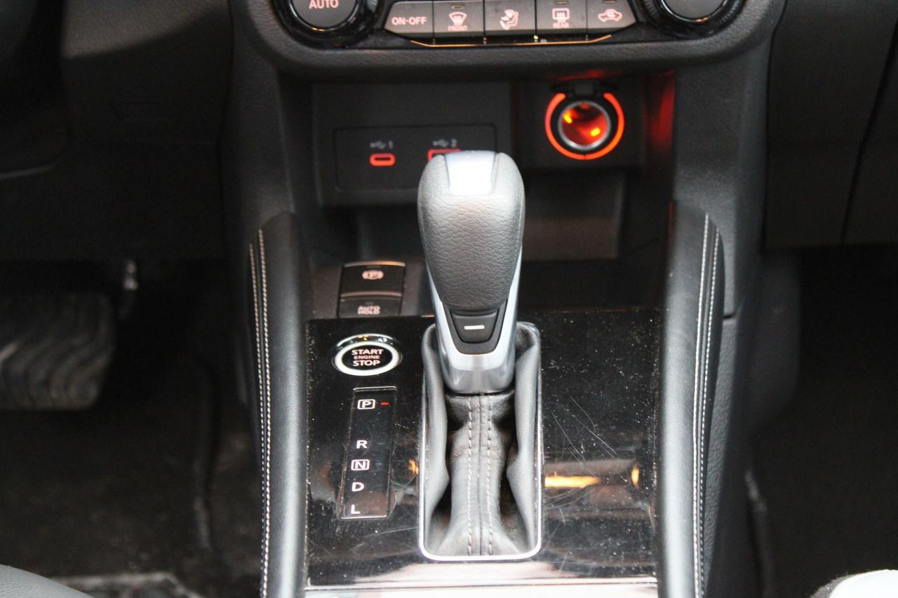 2024 Nissan Kicks SR Photo