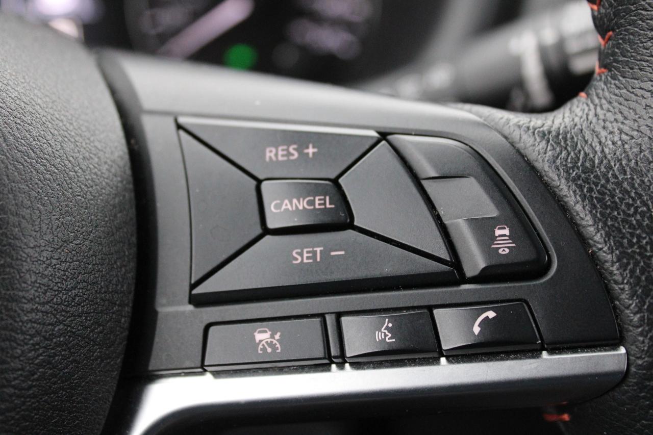 2024 Nissan Kicks SR Photo