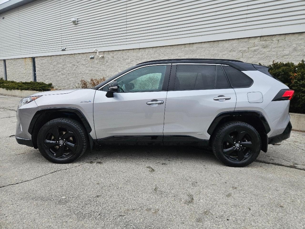 2021 Toyota RAV4 XSE HYBRID AWD-LEATHER-SUNROOF-CERTIFIED Photo