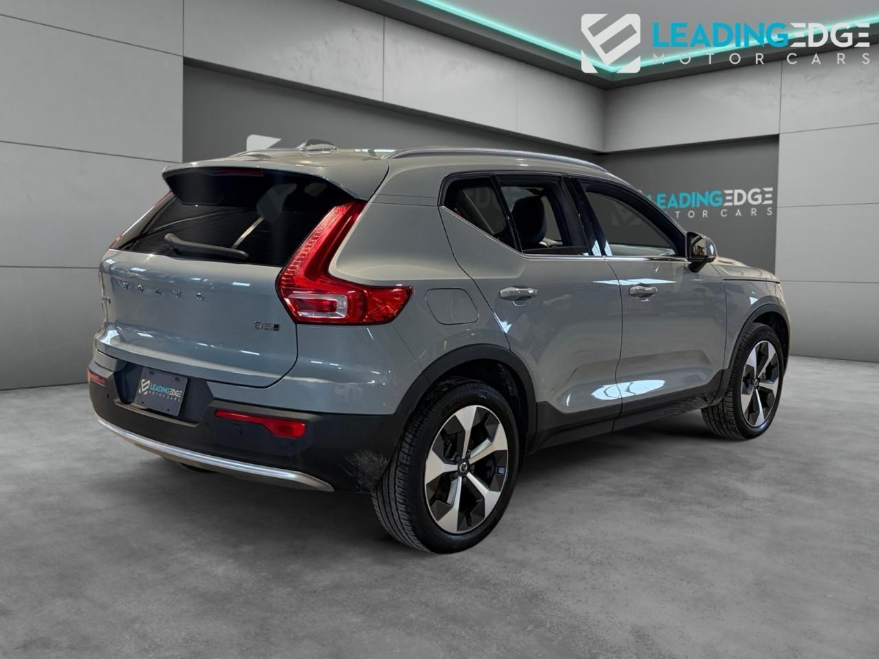 2024 Volvo XC40 B5 Plus Bright Theme Photo3