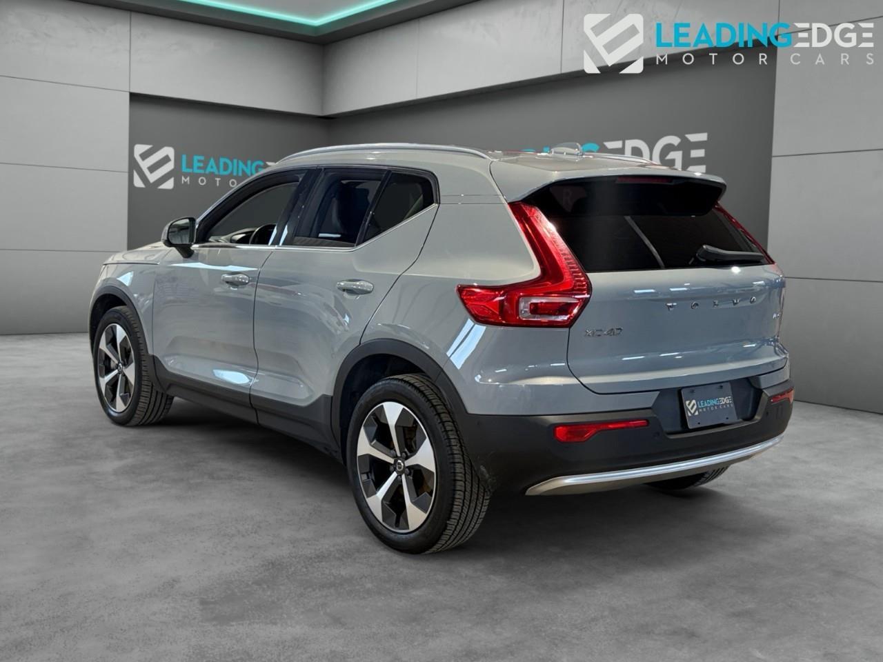 2024 Volvo XC40 B5 Plus Bright Theme Photo