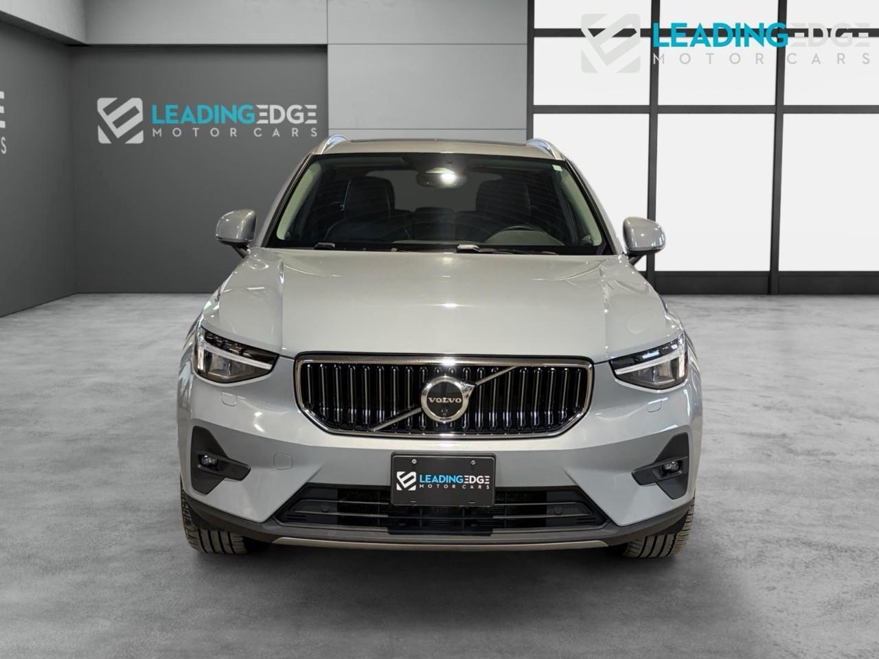 2024 Volvo XC40 B5 Plus Bright Theme Photo
