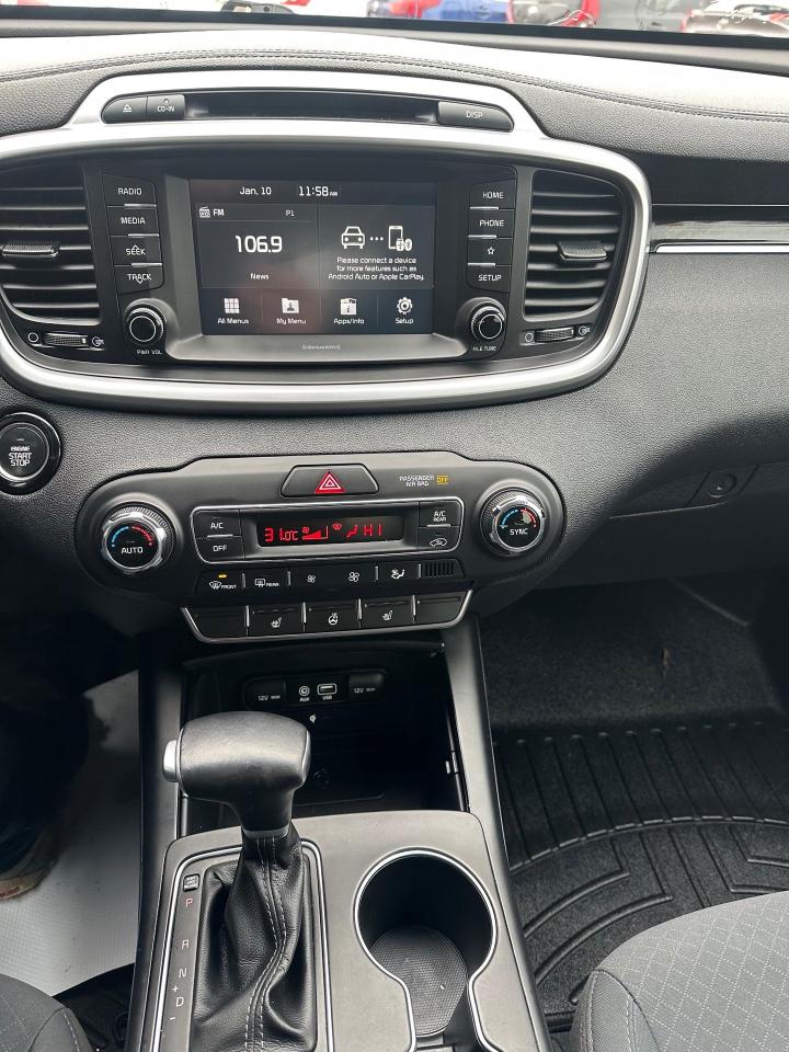 2019 Kia Sorento 3.3L LX Photo