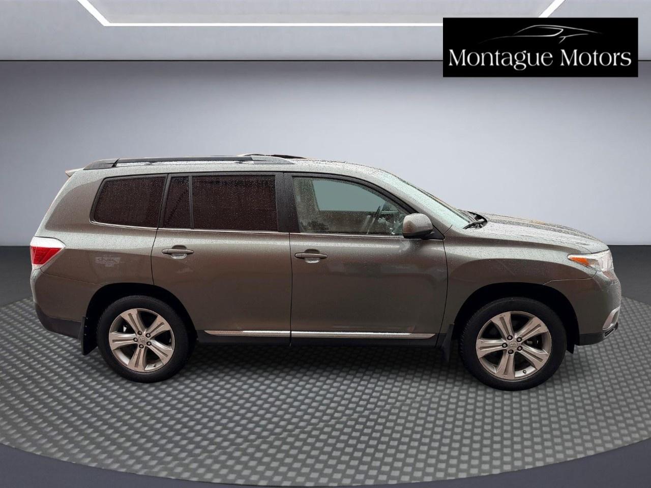 2011 Toyota Highlander 4WD 4DR Photo