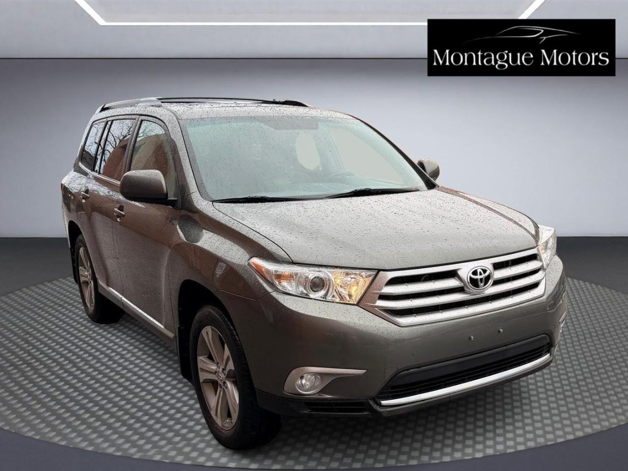 2011 Toyota Highlander 4WD 4DR Photo2