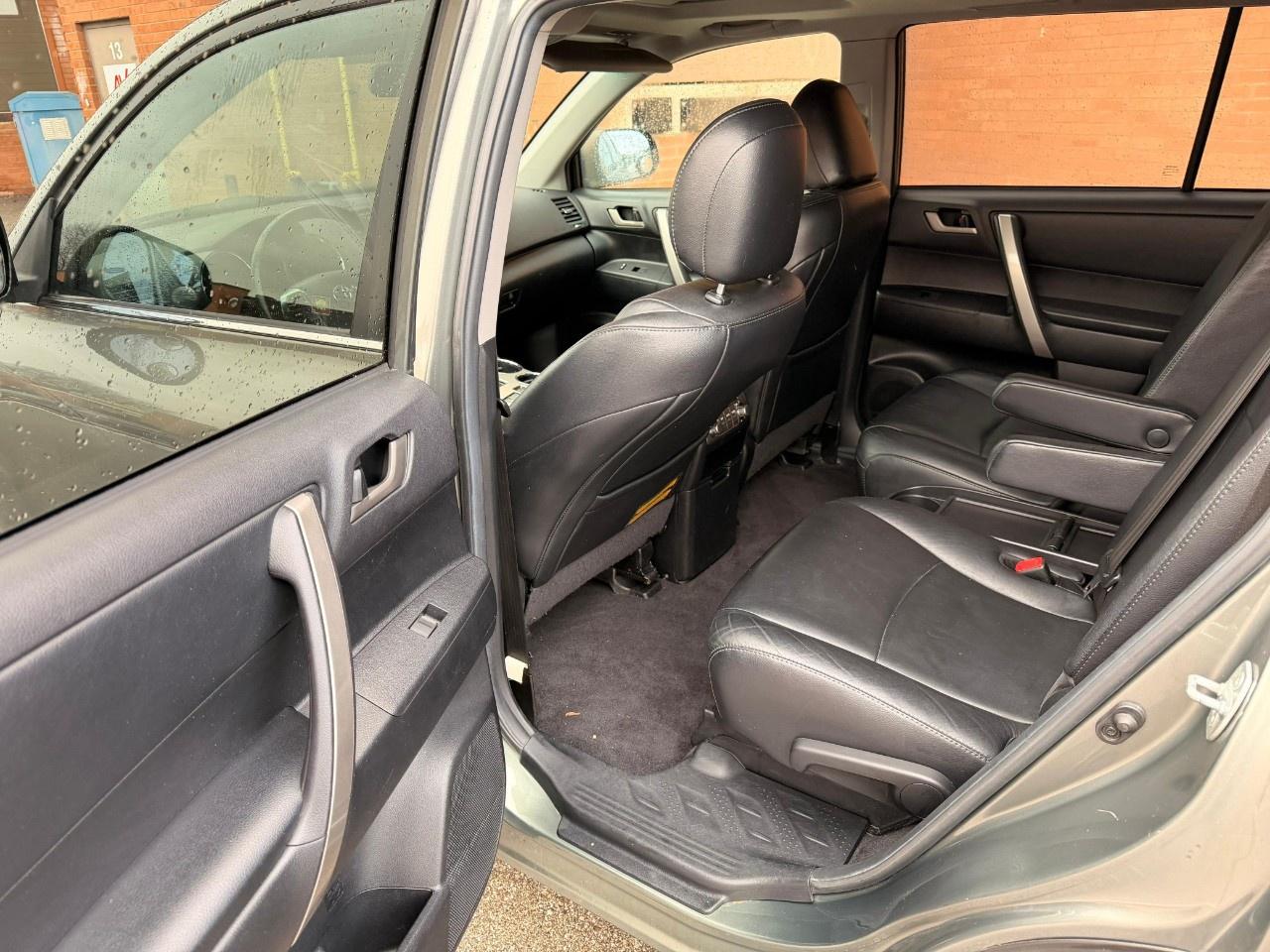 2011 Toyota Highlander 4WD 4DR Photo