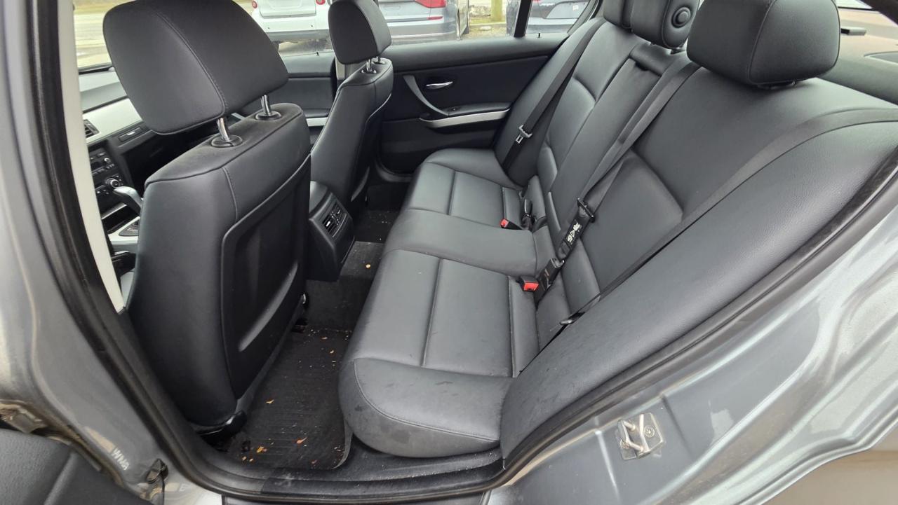 2011 BMW 3 Series 323i, AUTO, SEDAN, ONLY 157KMS, AS IS SPECIAL Photo