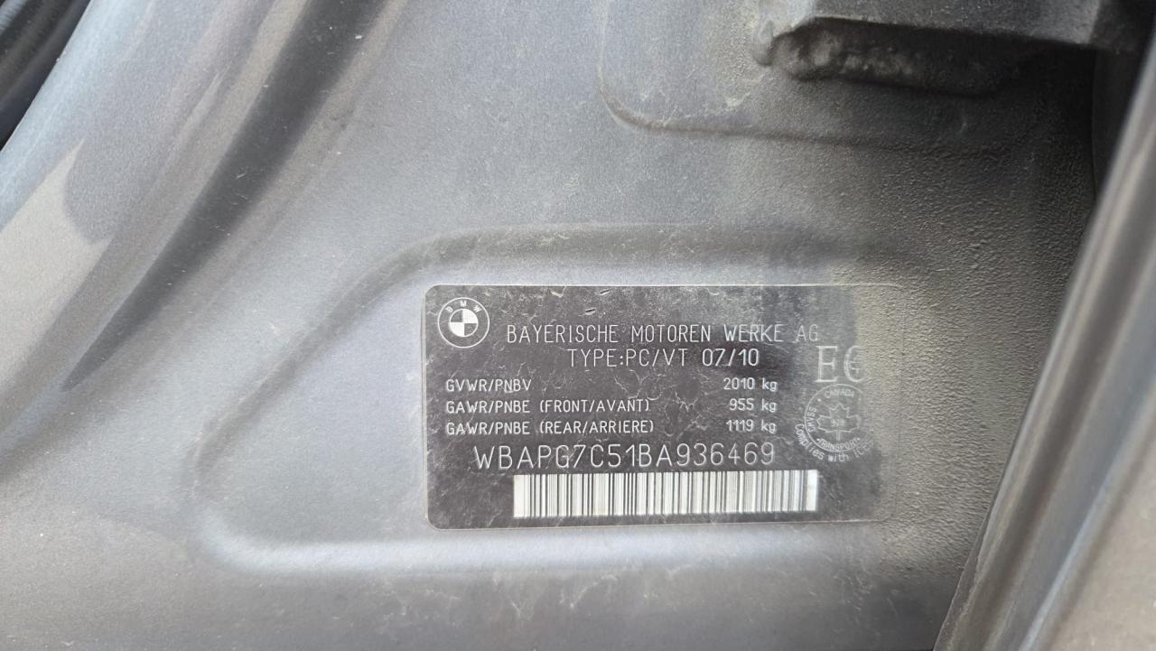 2011 BMW 3 Series 323i, AUTO, SEDAN, ONLY 157KMS, AS IS SPECIAL Photo