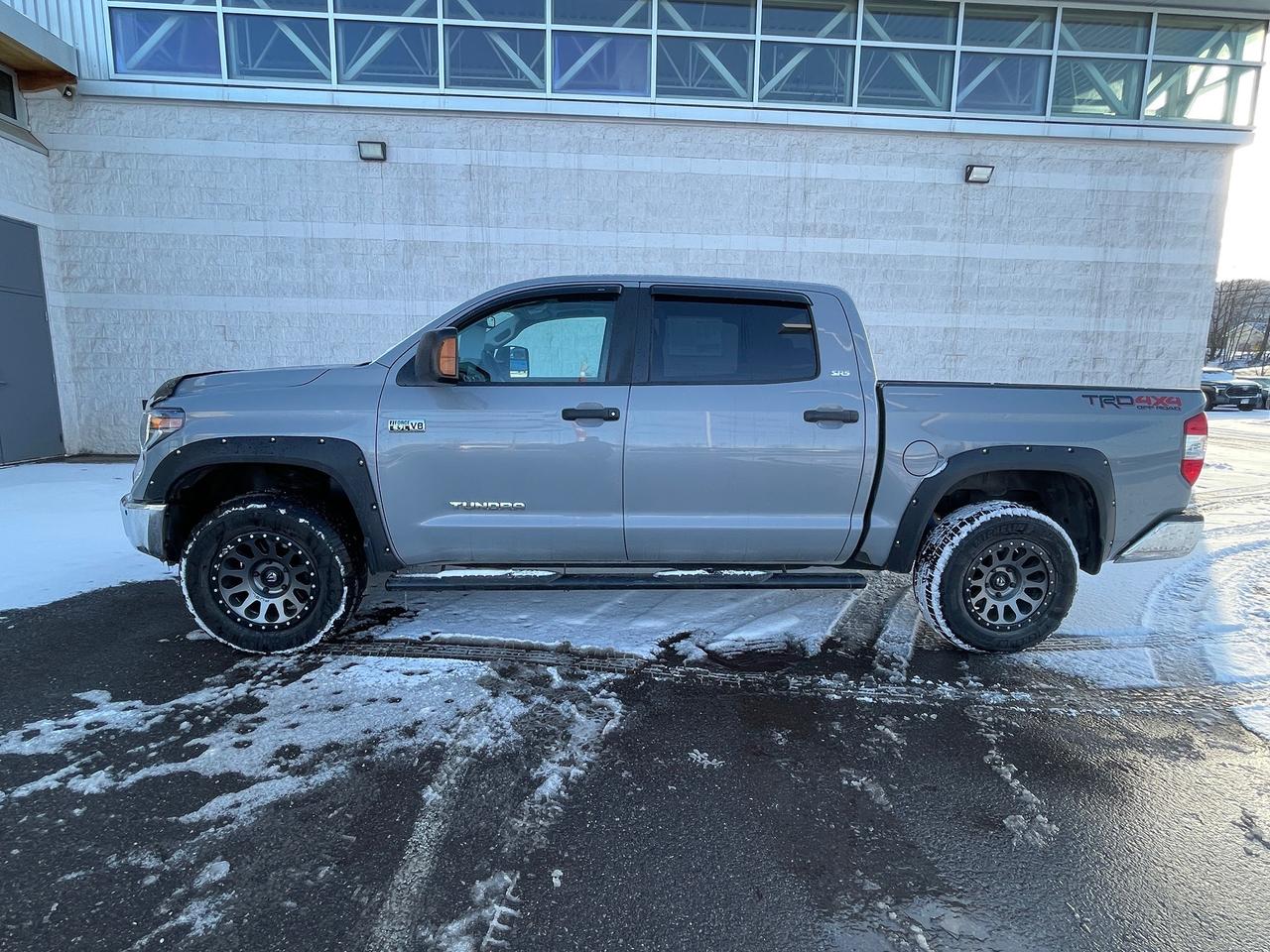 2020 Toyota Tundra SR5 Photo2