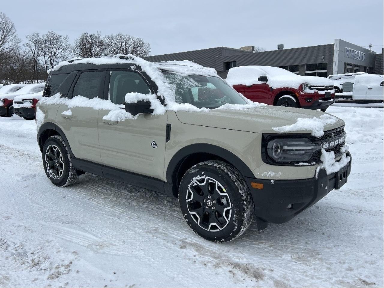2025 Ford Bronco Sport OUTER BANKS 4x4 300A Photo2