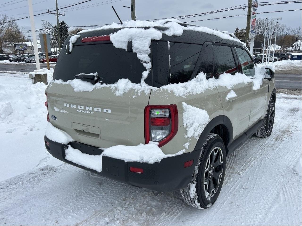2025 Ford Bronco Sport OUTER BANKS 4x4 300A Photo4