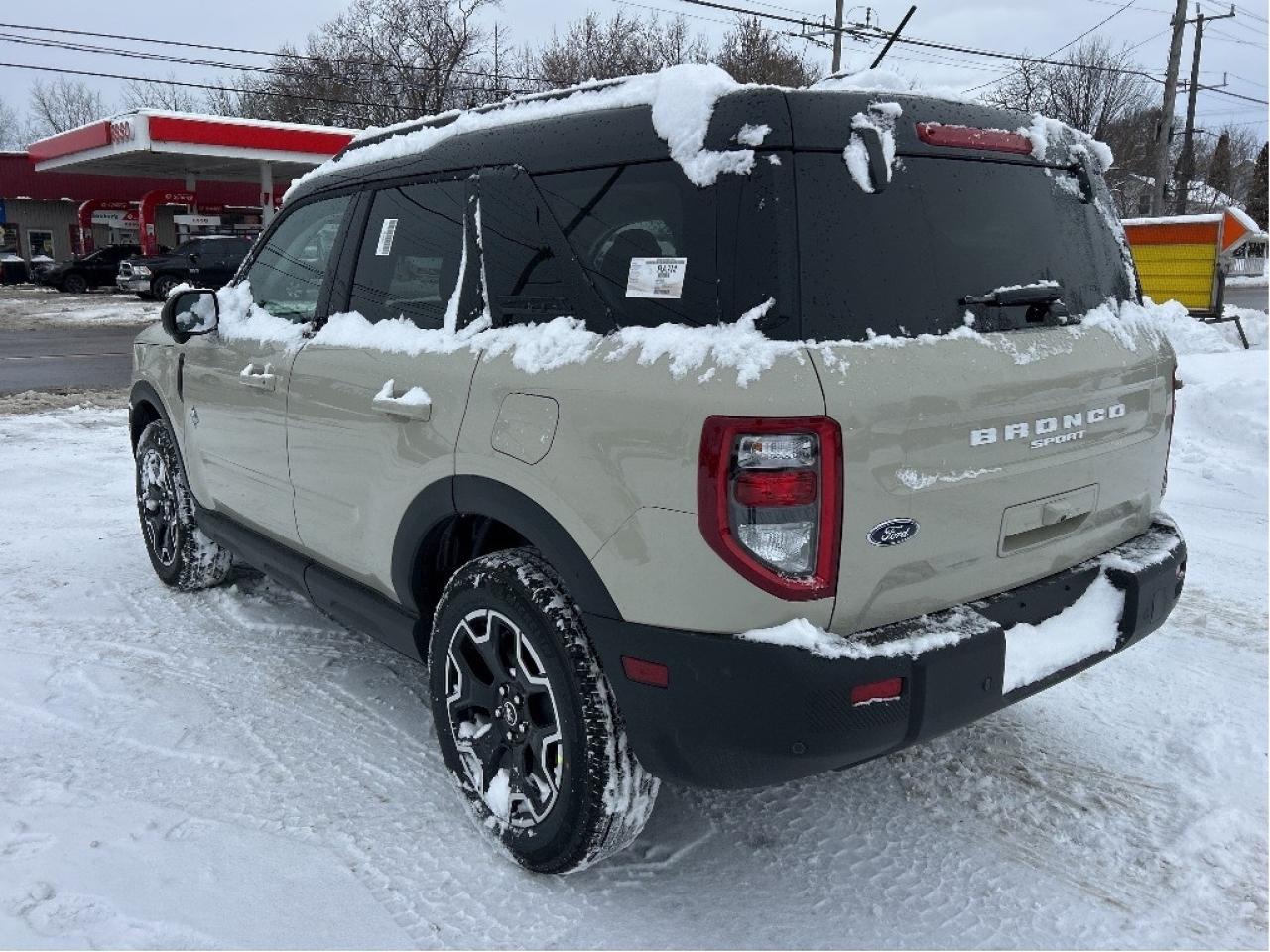 2025 Ford Bronco Sport OUTER BANKS 4x4 300A Photo