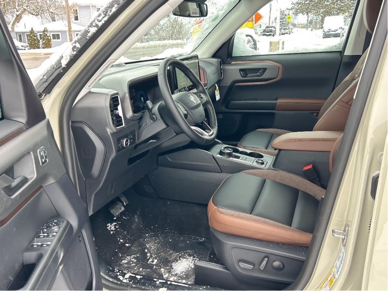 2025 Ford Bronco Sport OUTER BANKS 4x4 300A Photo