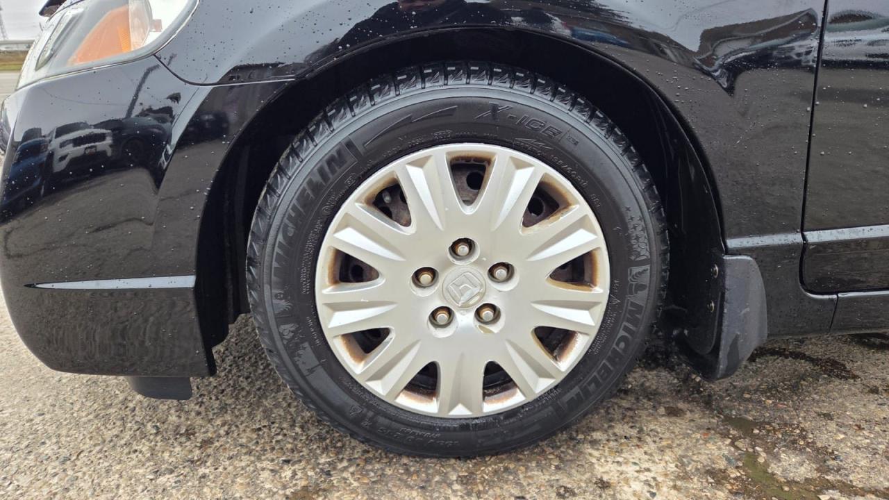 2010 Honda Civic DX, SEDAN, AUTO, ONLY 25,000KMS, CERTIFiED Photo