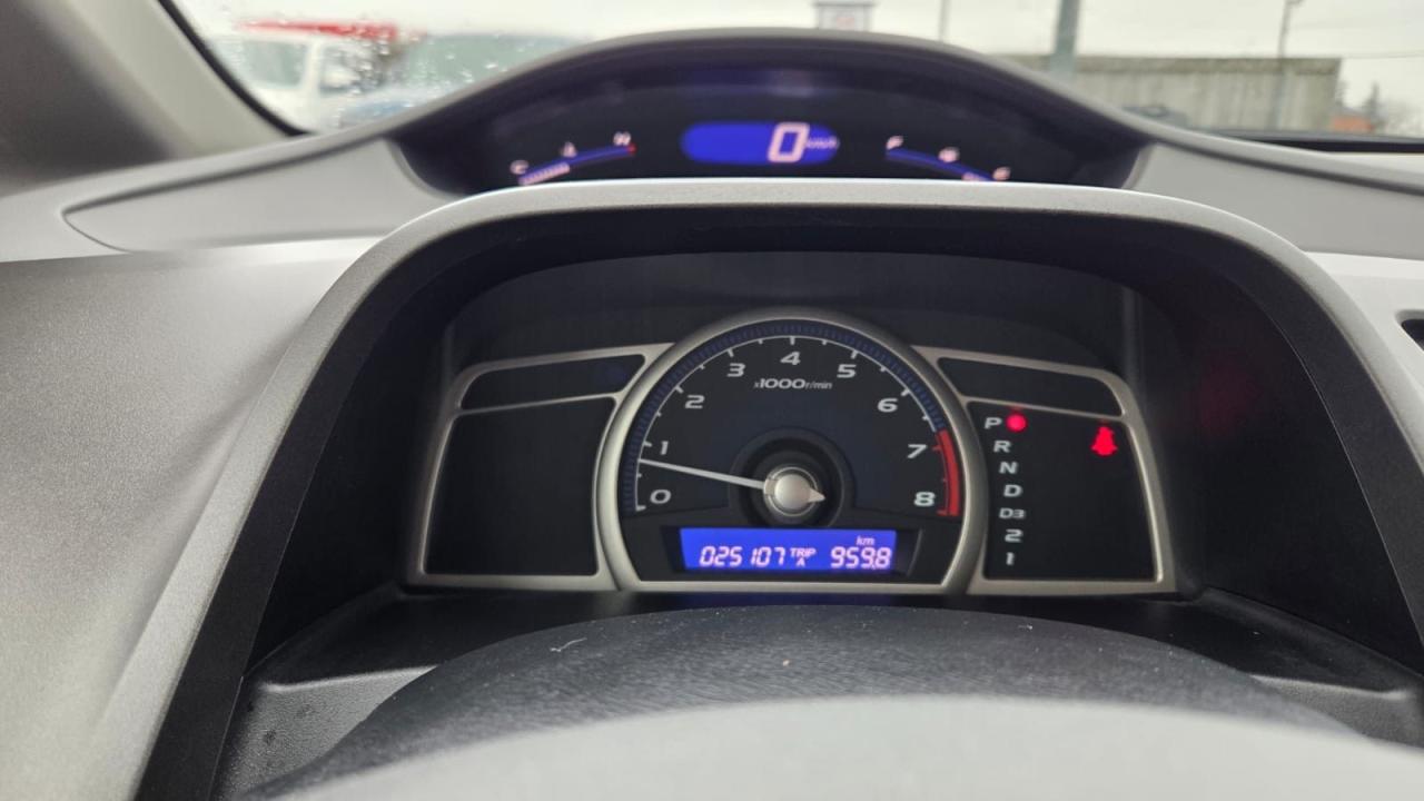 2010 Honda Civic DX, SEDAN, AUTO, ONLY 25,000KMS, CERTIFiED Photo