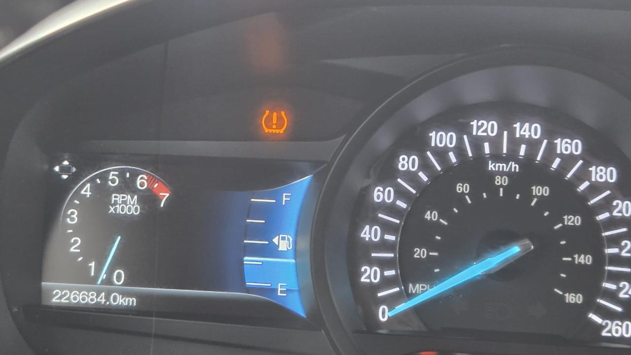 2015 Ford Edge SEL AWD, V6, NAVI, 2 SETS WHEELS, CERTIFIED Photo