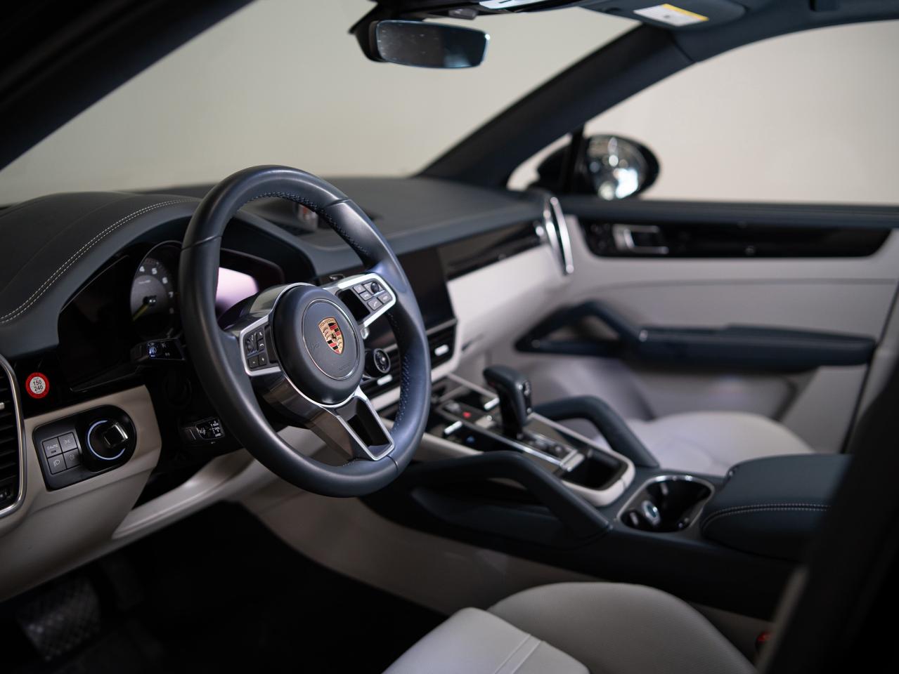 2023 Porsche Cayenne PLATINUM | E-HYBRID | COUPE | PREMIUM PLUS | 21 IN Photo