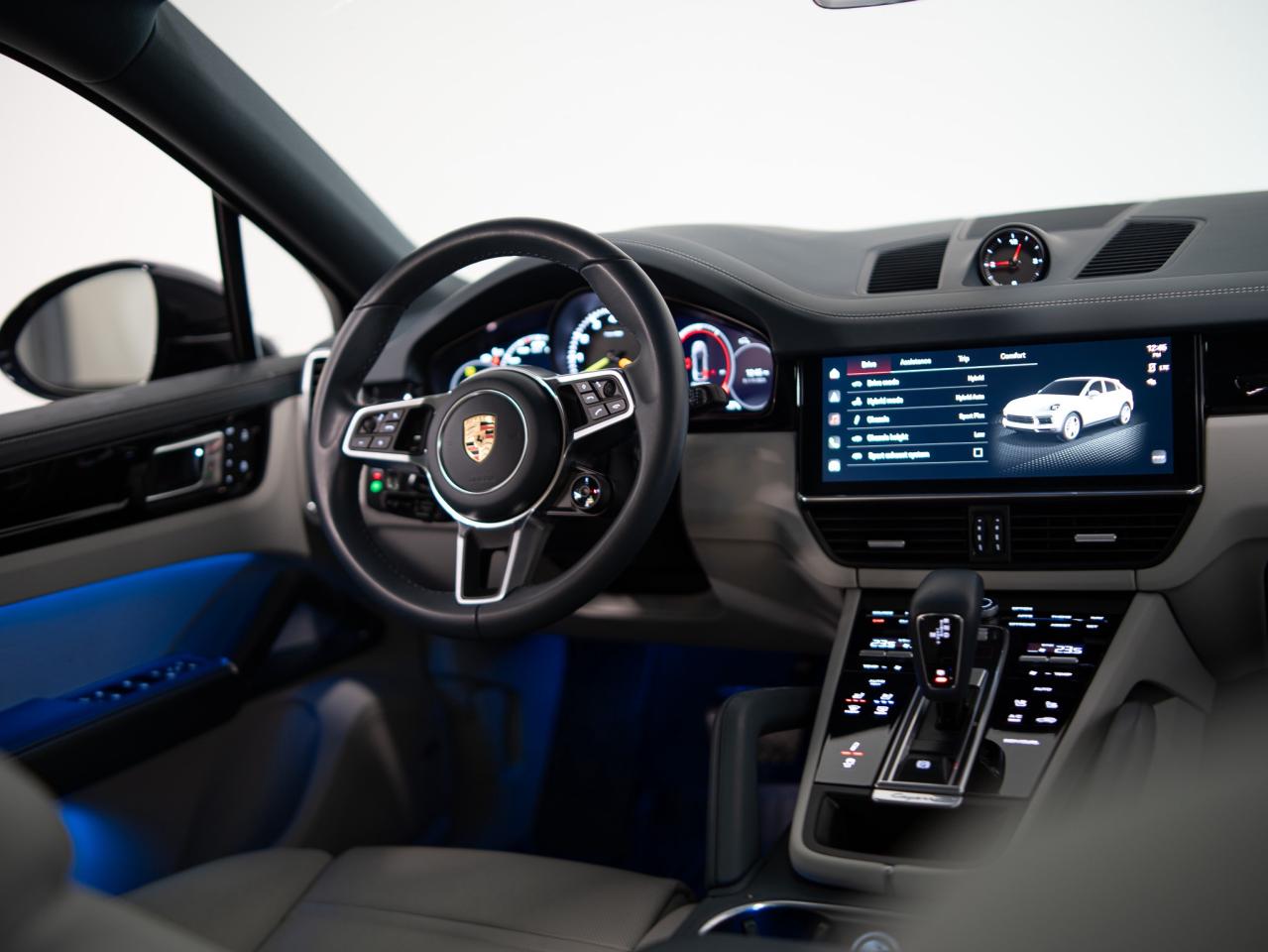 2023 Porsche Cayenne PLATINUM | E-HYBRID | COUPE | PREMIUM PLUS | 21 IN Photo