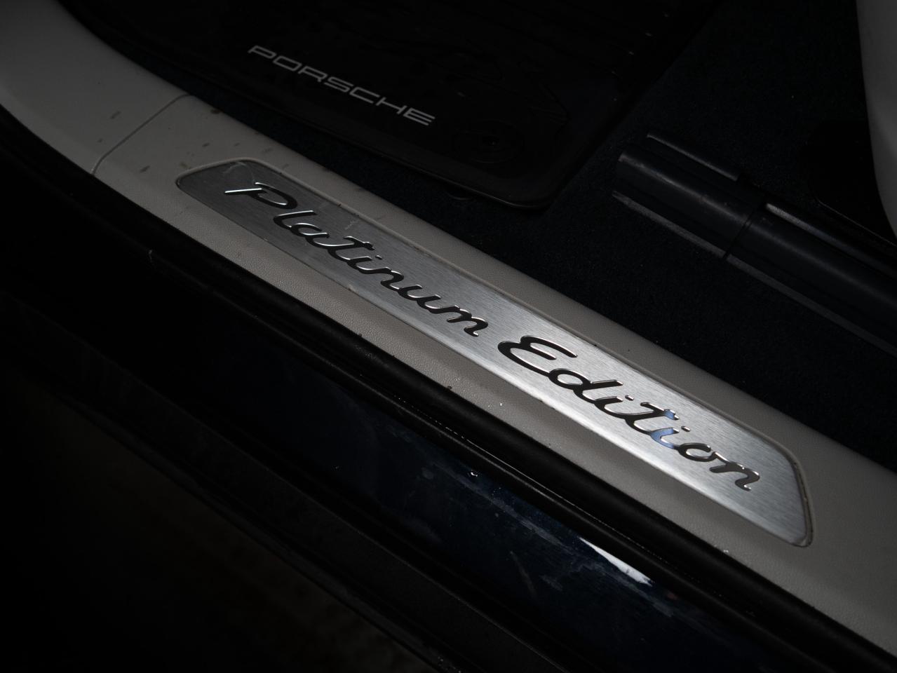 2023 Porsche Cayenne PLATINUM | E-HYBRID | COUPE | PREMIUM PLUS | 21 IN Photo