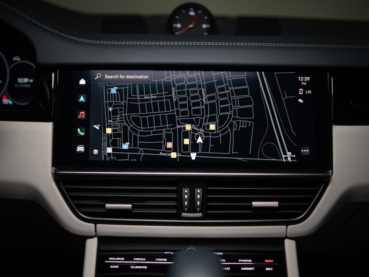 2023 Porsche Cayenne PLATINUM | E-HYBRID | COUPE | PREMIUM PLUS | 21 IN Photo