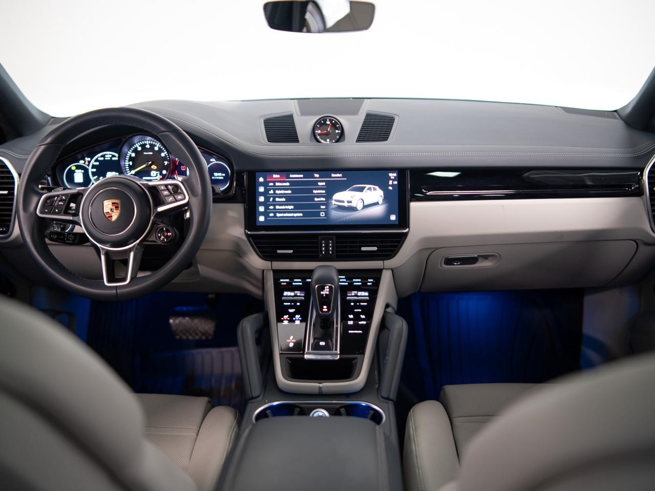 2023 Porsche Cayenne PLATINUM | E-HYBRID | COUPE | PREMIUM PLUS | 21 IN Photo