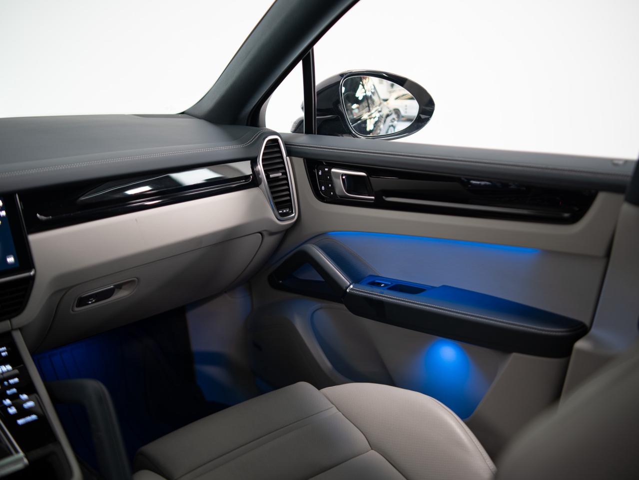 2023 Porsche Cayenne PLATINUM | E-HYBRID | COUPE | PREMIUM PLUS | 21 IN Photo