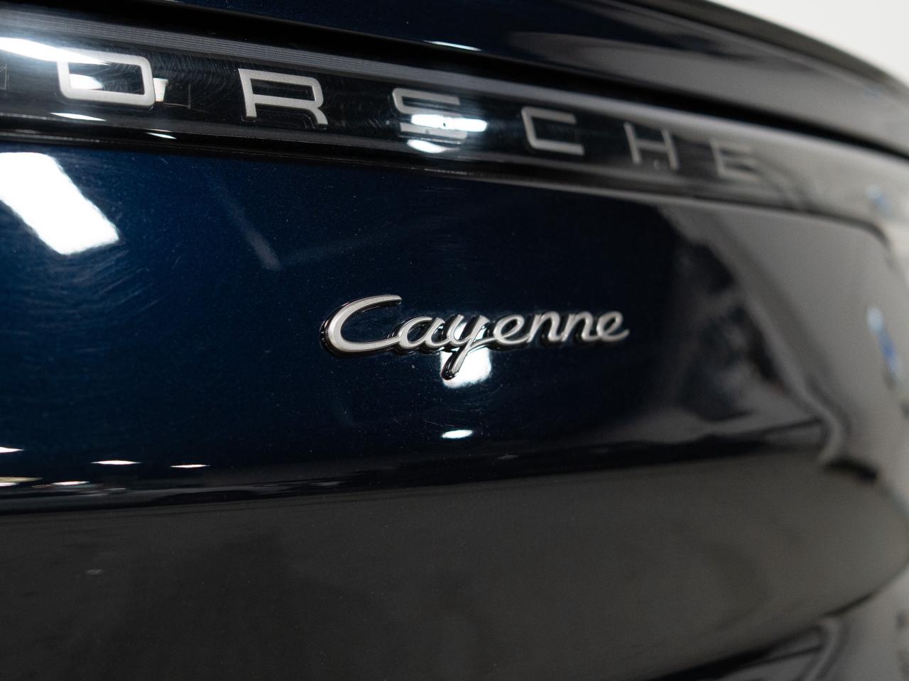 2023 Porsche Cayenne PLATINUM | E-HYBRID | COUPE | PREMIUM PLUS | 21 IN Photo