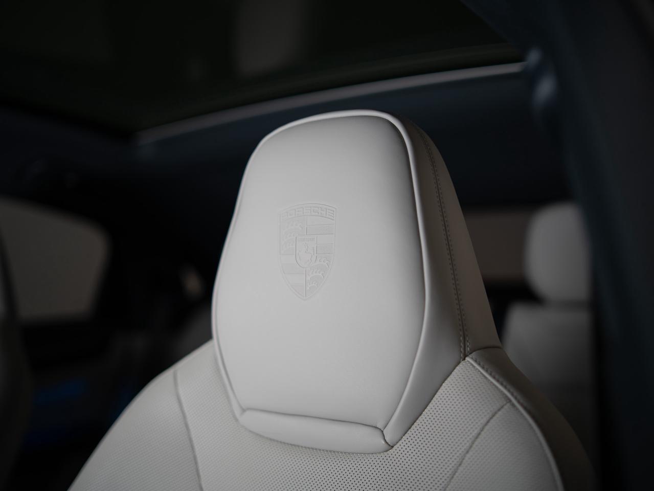 2023 Porsche Cayenne PLATINUM | E-HYBRID | COUPE | PREMIUM PLUS | 21 IN Photo