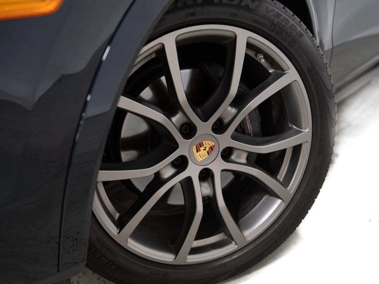 2023 Porsche Cayenne PLATINUM | E-HYBRID | COUPE | PREMIUM PLUS | 21 IN Photo