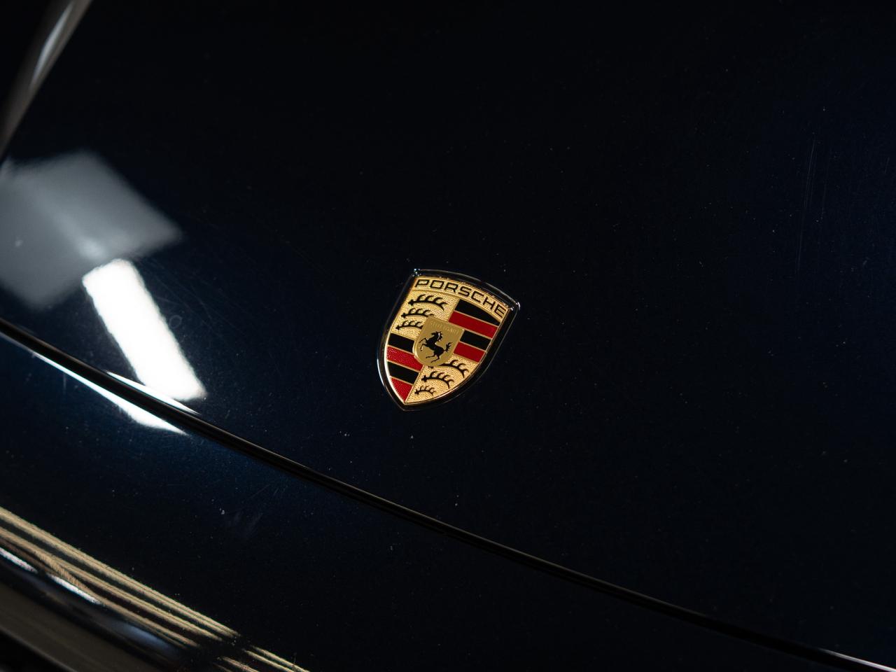 2023 Porsche Cayenne PLATINUM | E-HYBRID | COUPE | PREMIUM PLUS | 21 IN Photo