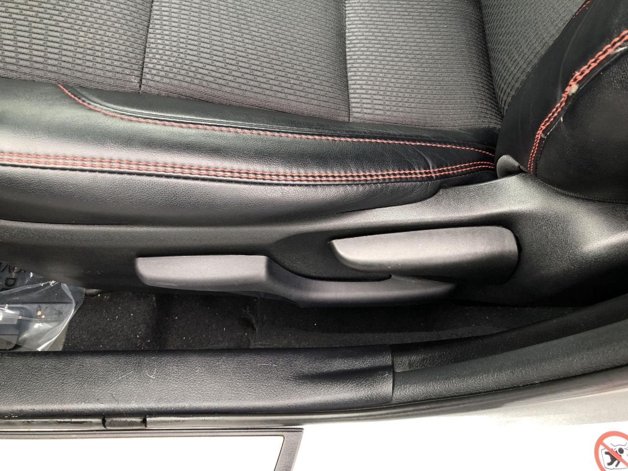 2017 Toyota Camry SE SE, SOFTEX/FABRIC, HTD. SEATS, BK. CAM, ALLOYS Photo