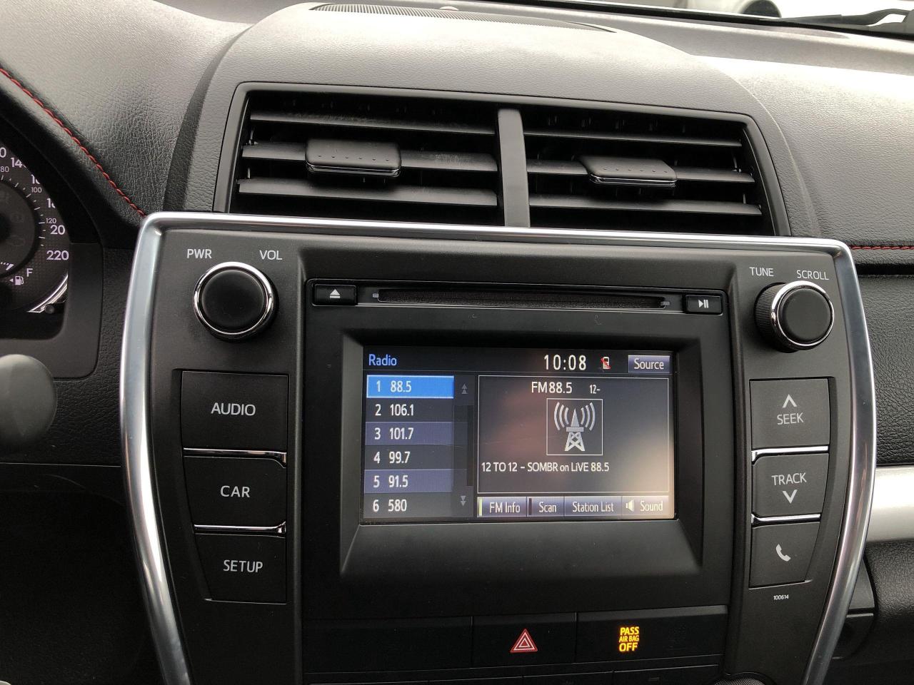 2017 Toyota Camry SE SE, SOFTEX/FABRIC, HTD. SEATS, BK. CAM, ALLOYS Photo