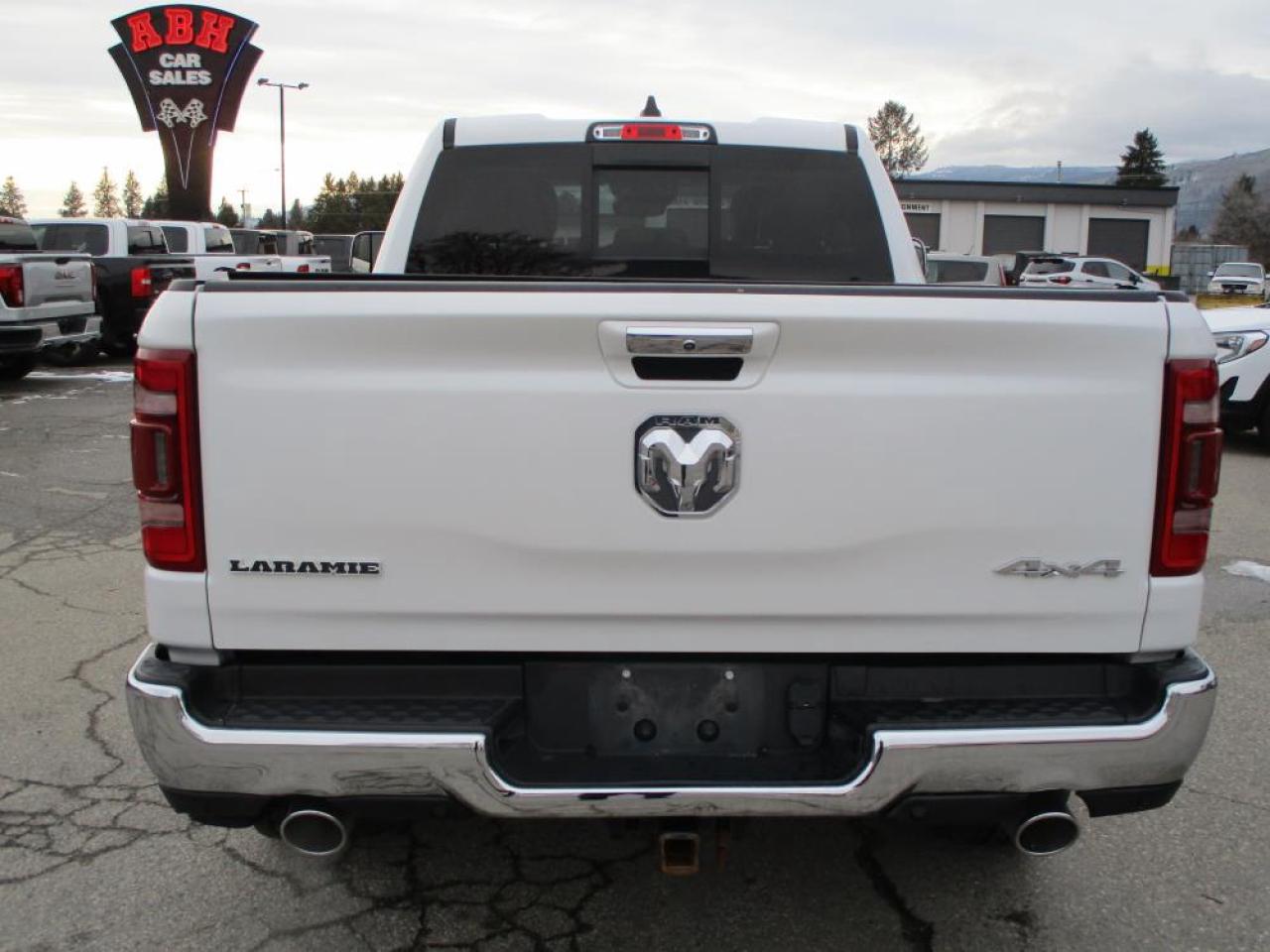 2020 RAM 1500 LARAMIE QUAD CAB 4WD - Photo #7