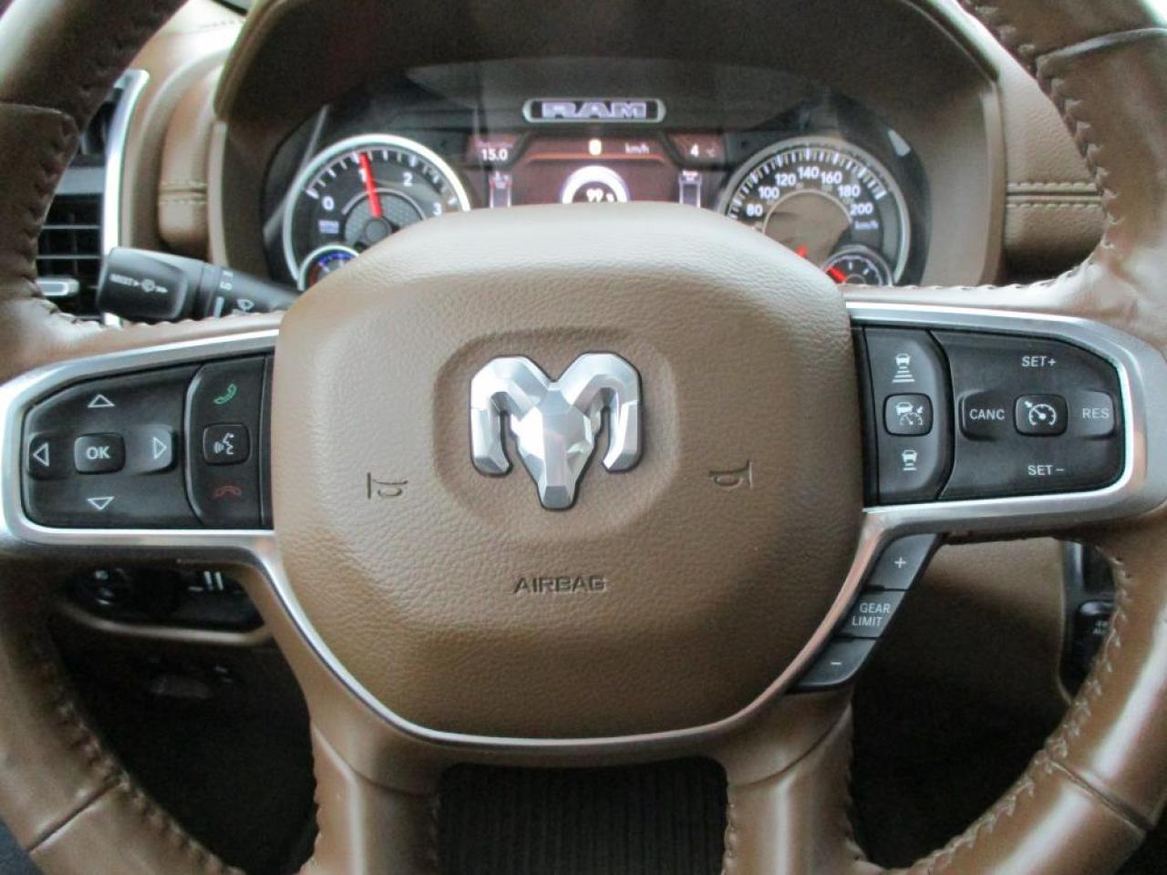 2020 RAM 1500 LARAMIE QUAD CAB 4WD - Photo #15