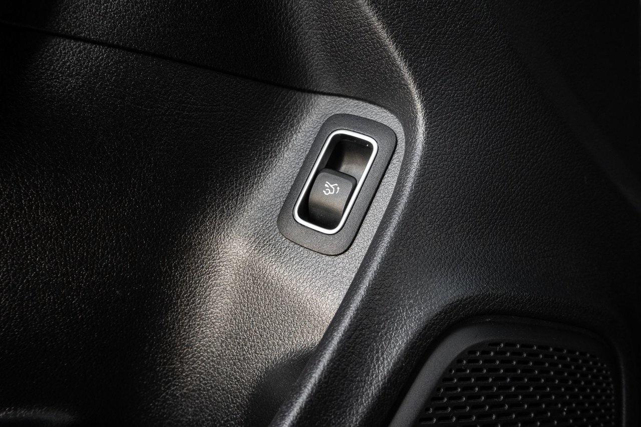 2022 Mercedes-Benz CLA-Class CLA 250 Photo