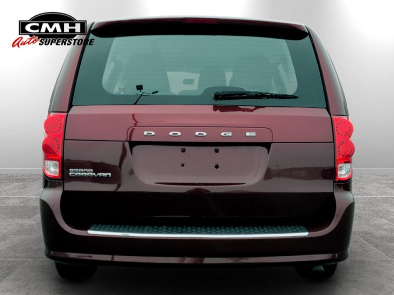 2017 Dodge Grand Caravan SE ``Canada Value Pkg``  **LOW KMS** Photo3