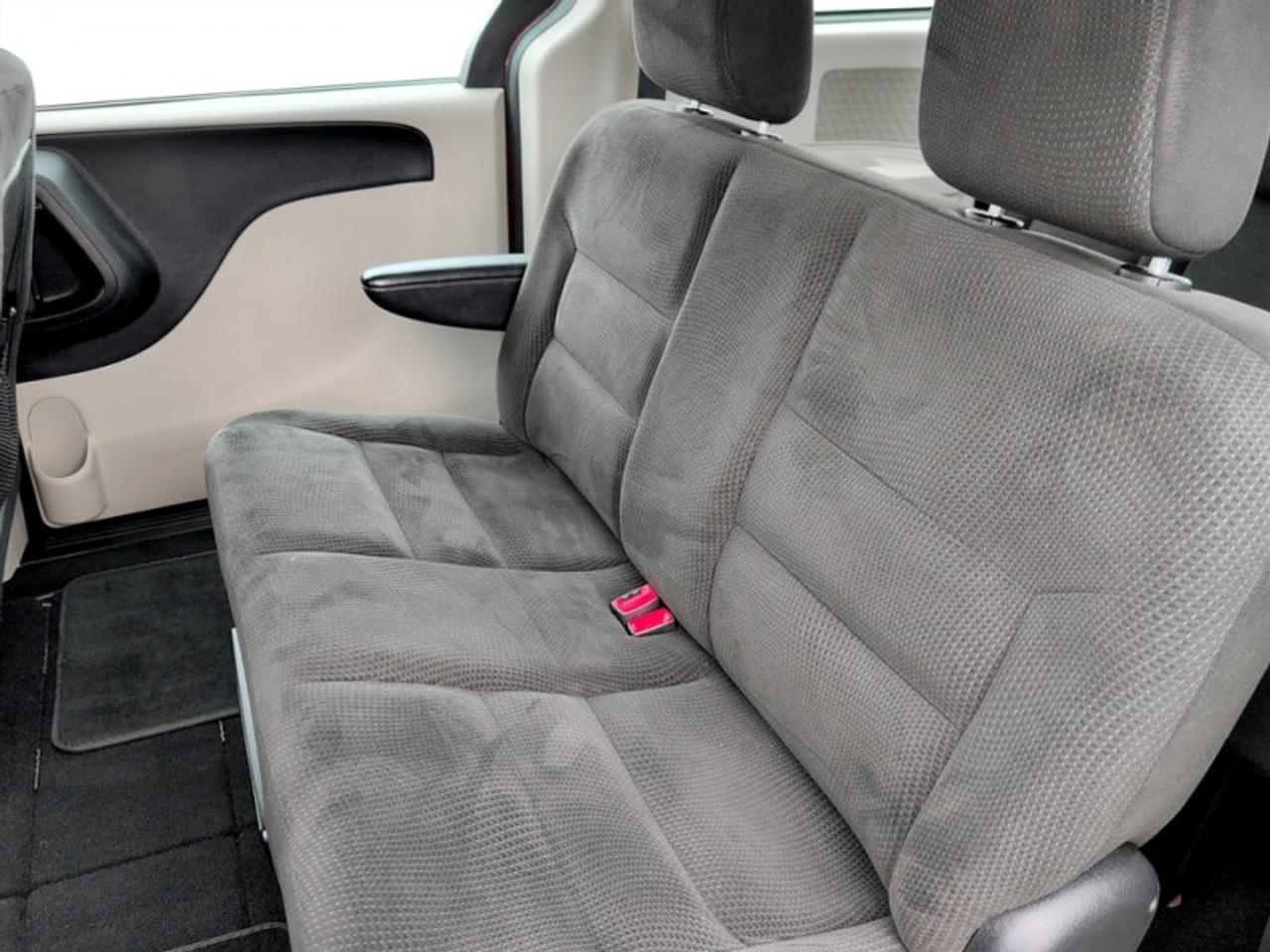 2017 Dodge Grand Caravan SE ``Canada Value Pkg``  **LOW KMS** Photo