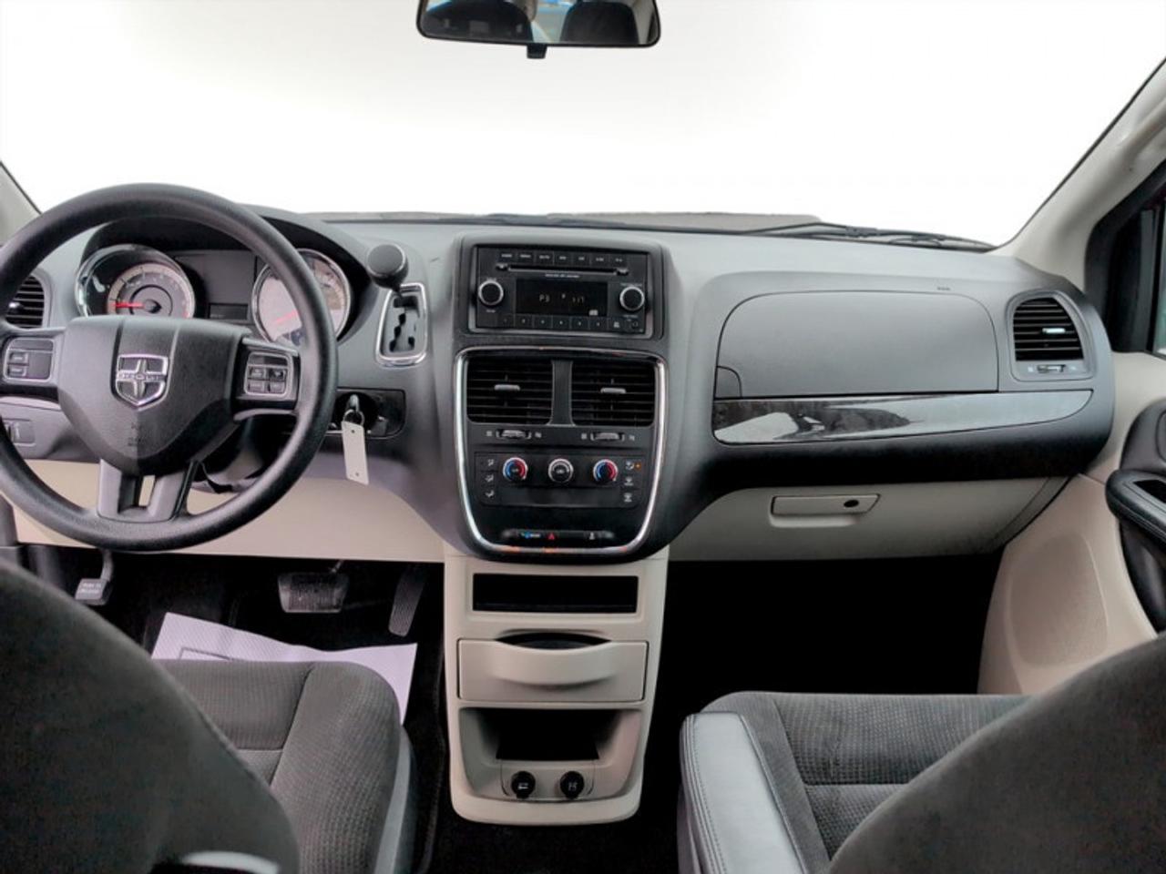 2017 Dodge Grand Caravan SE ``Canada Value Pkg``  **LOW KMS** Photo