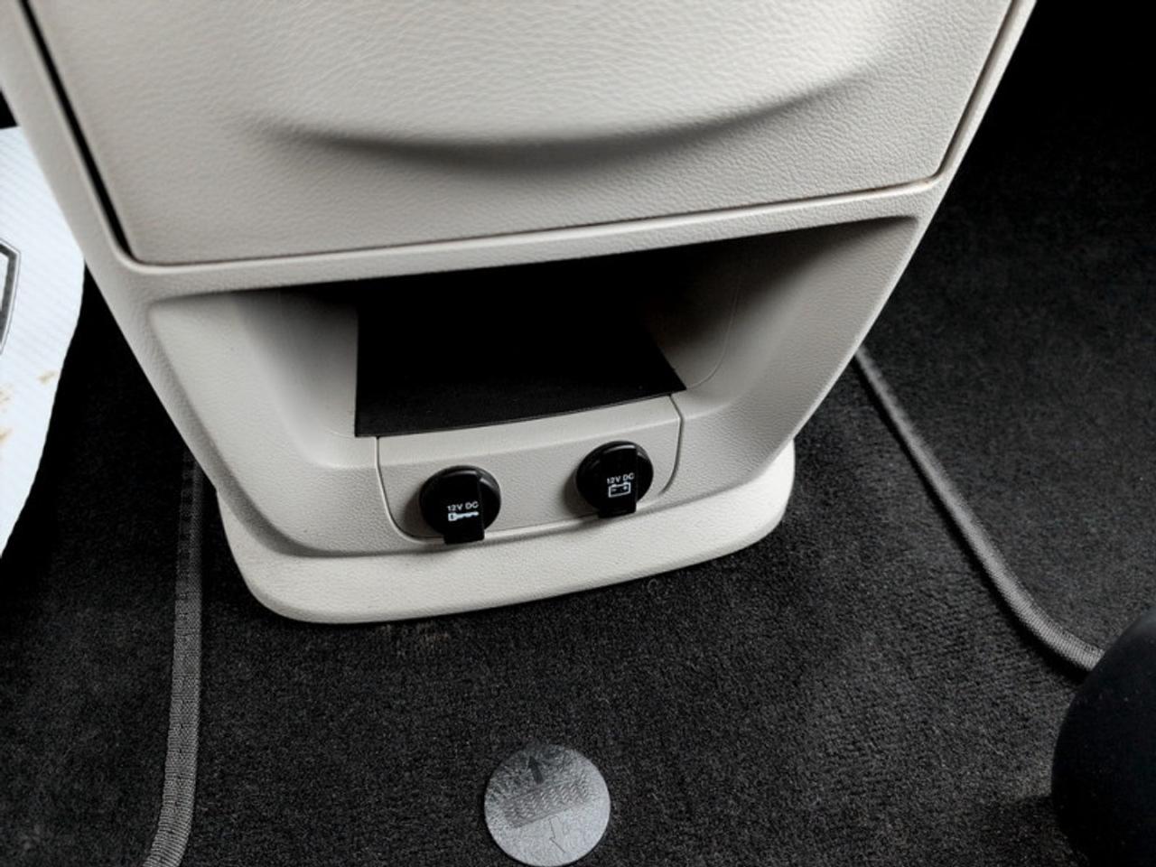 2017 Dodge Grand Caravan SE ``Canada Value Pkg``  **LOW KMS** Photo