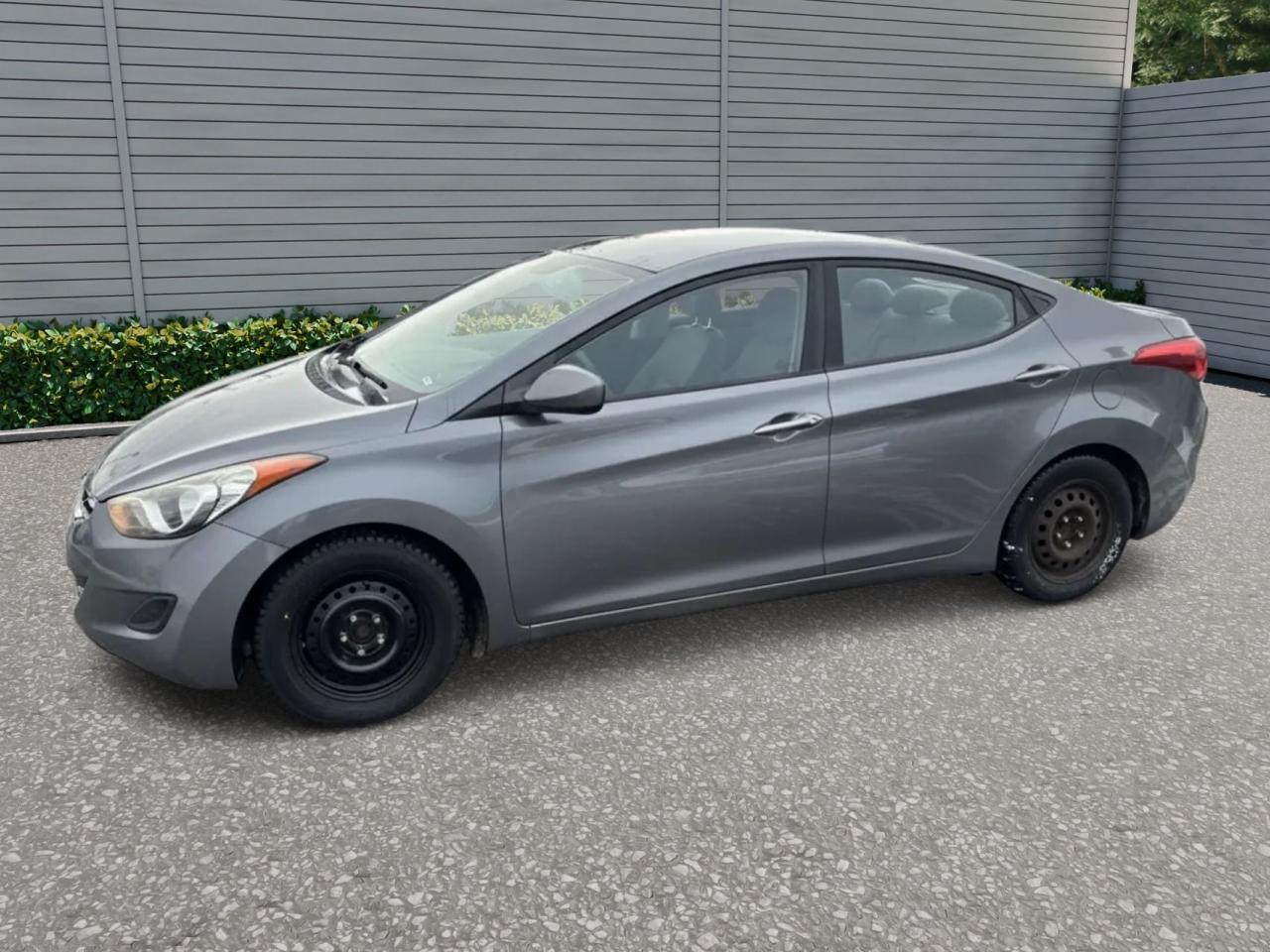 2013 Hyundai Elantra GL Photo3