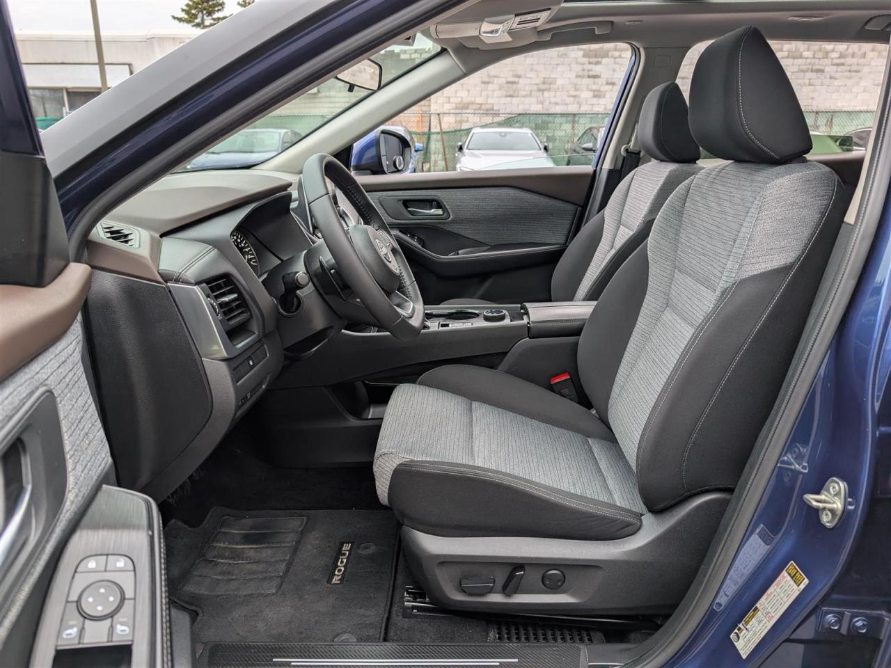 2023 Nissan Rogue SV AWD - PANO ROOF - 360 CAM - TECH FEATS Photo