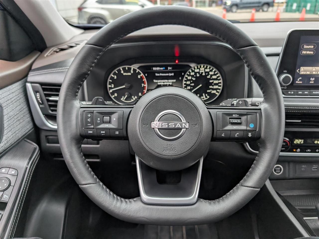 2023 Nissan Rogue SV AWD - PANO ROOF - 360 CAM - TECH FEATS Photo