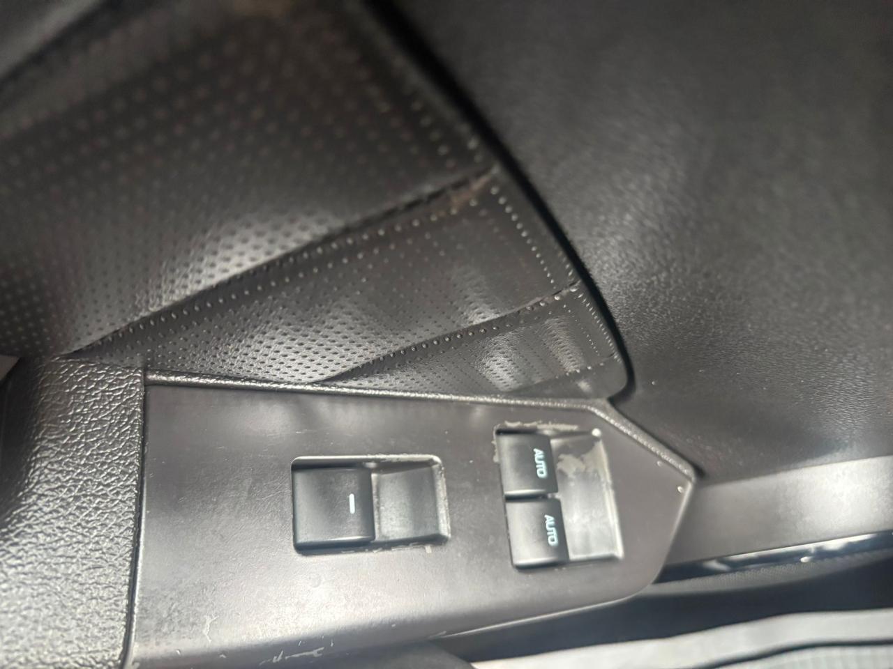 2013 Ford Mustang Premium Photo