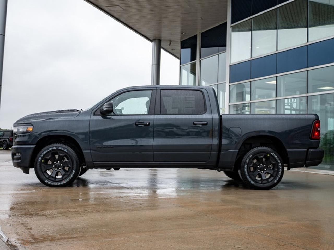 2026 RAM 1500 SPORT Photo4