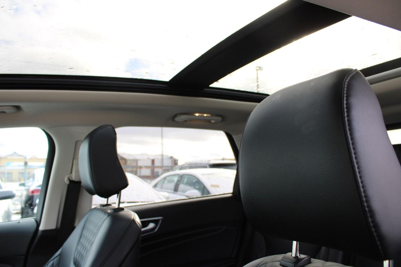 2024 Ford Edge Titanium Photo