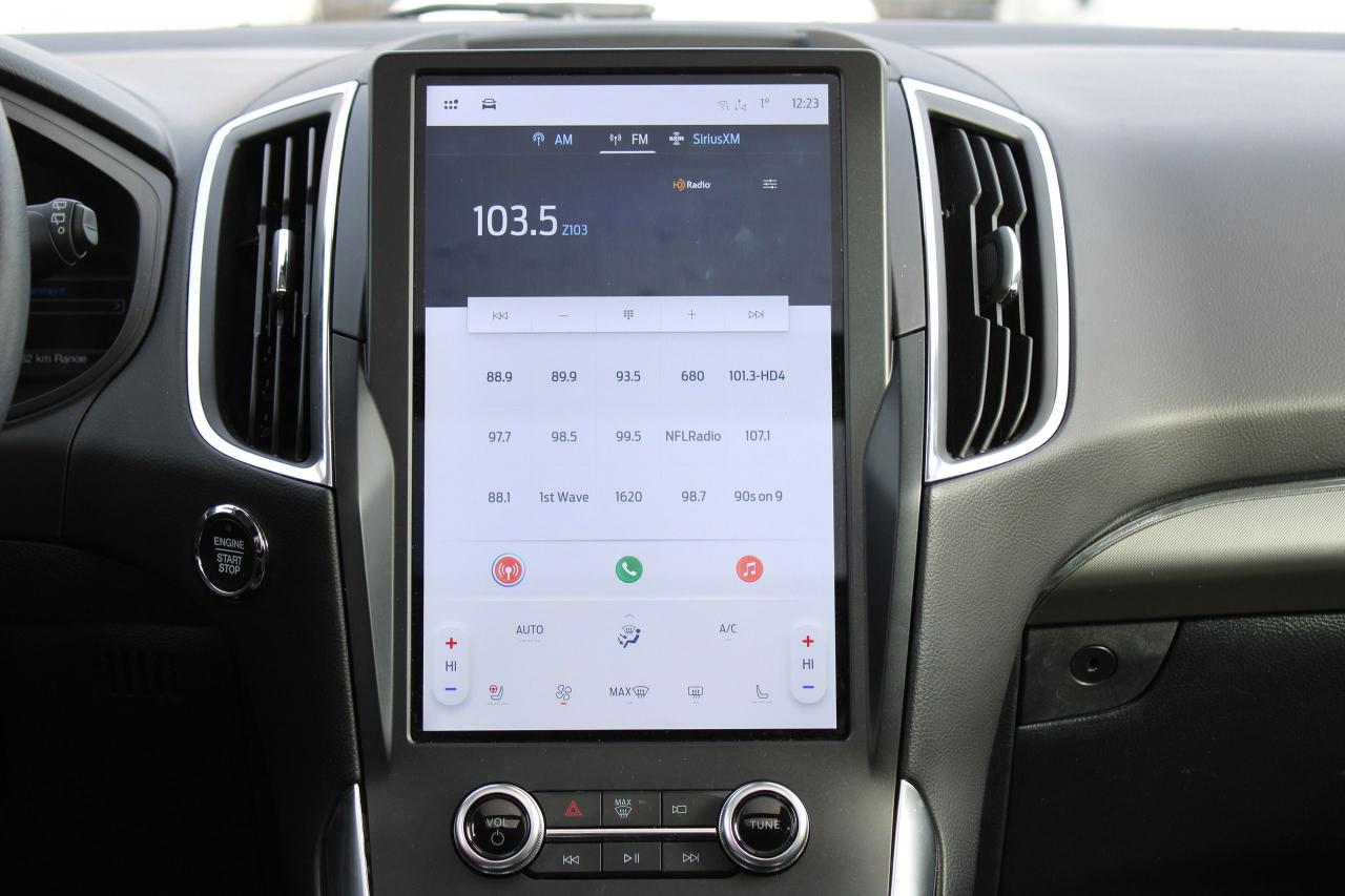 2024 Ford Edge Titanium Photo