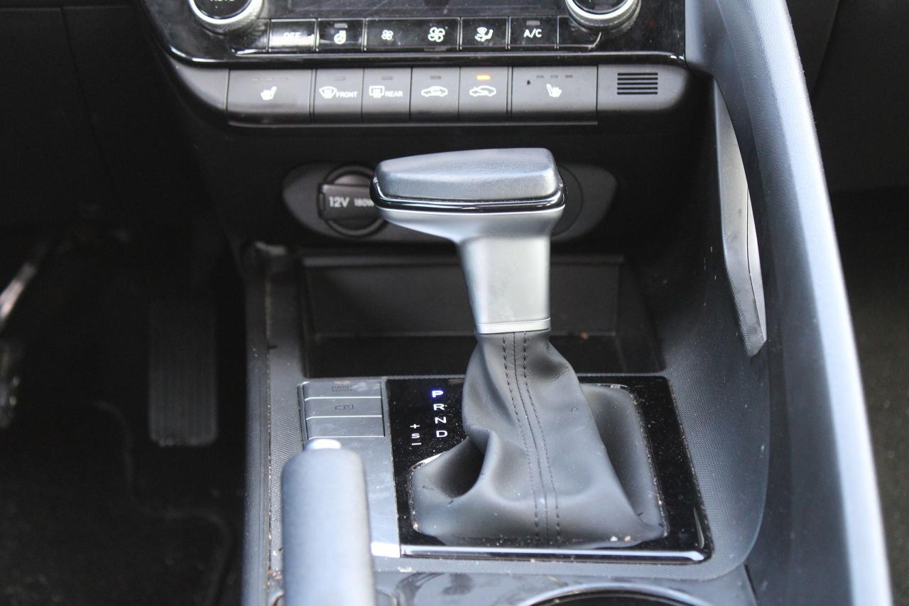 2024 Hyundai Elantra Preferred IVT w/Tech Pkg Photo